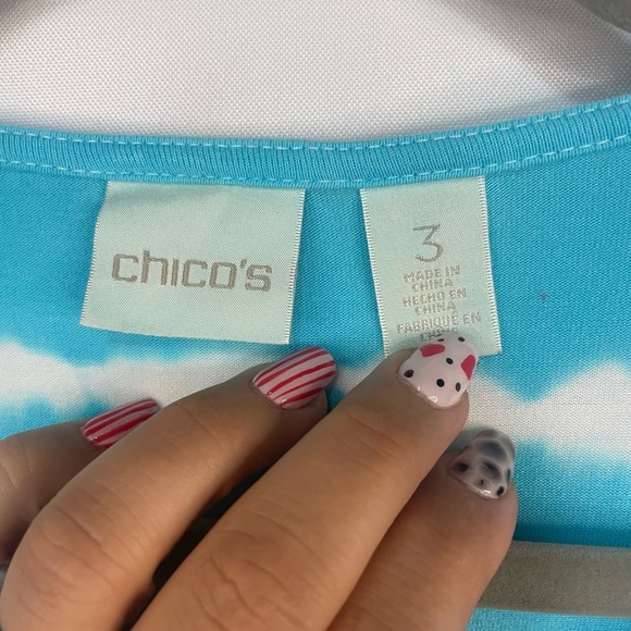 Chicos turquoise tie dye blouse with an a symmetrical hem line. Very stretchy. - Picture 4 of 5